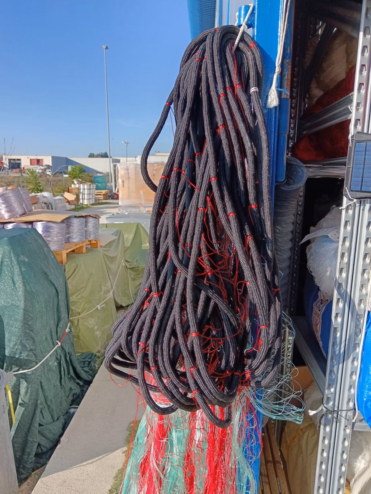 Dettaglio dell’armatura di una rete da pesca